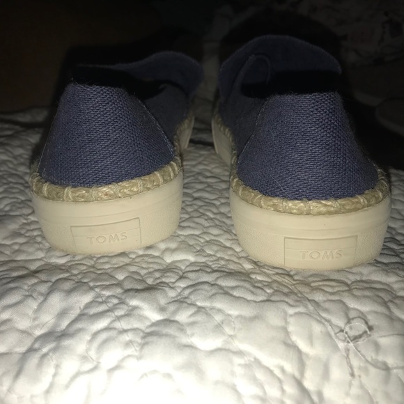 TOMS Canvas Espadrille slip-on - Picture 2 of 6